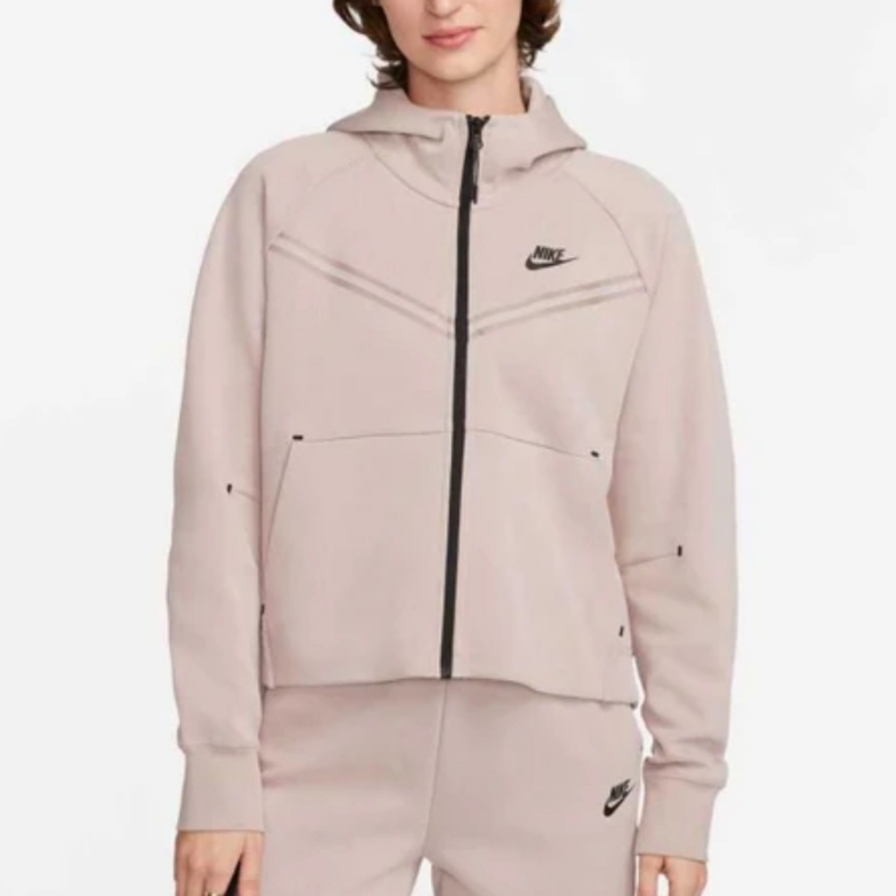 NWT Nike Tech Fleece Women's Plus Size